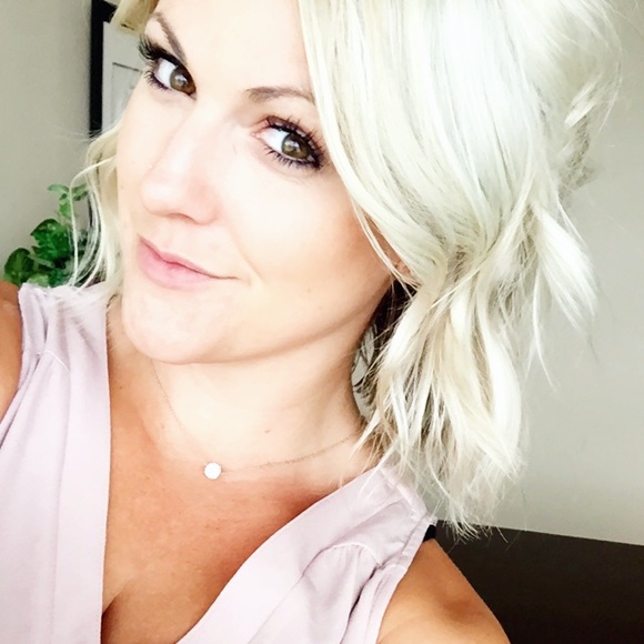 Meet your Posher, Andrea - Picture 1 of 1